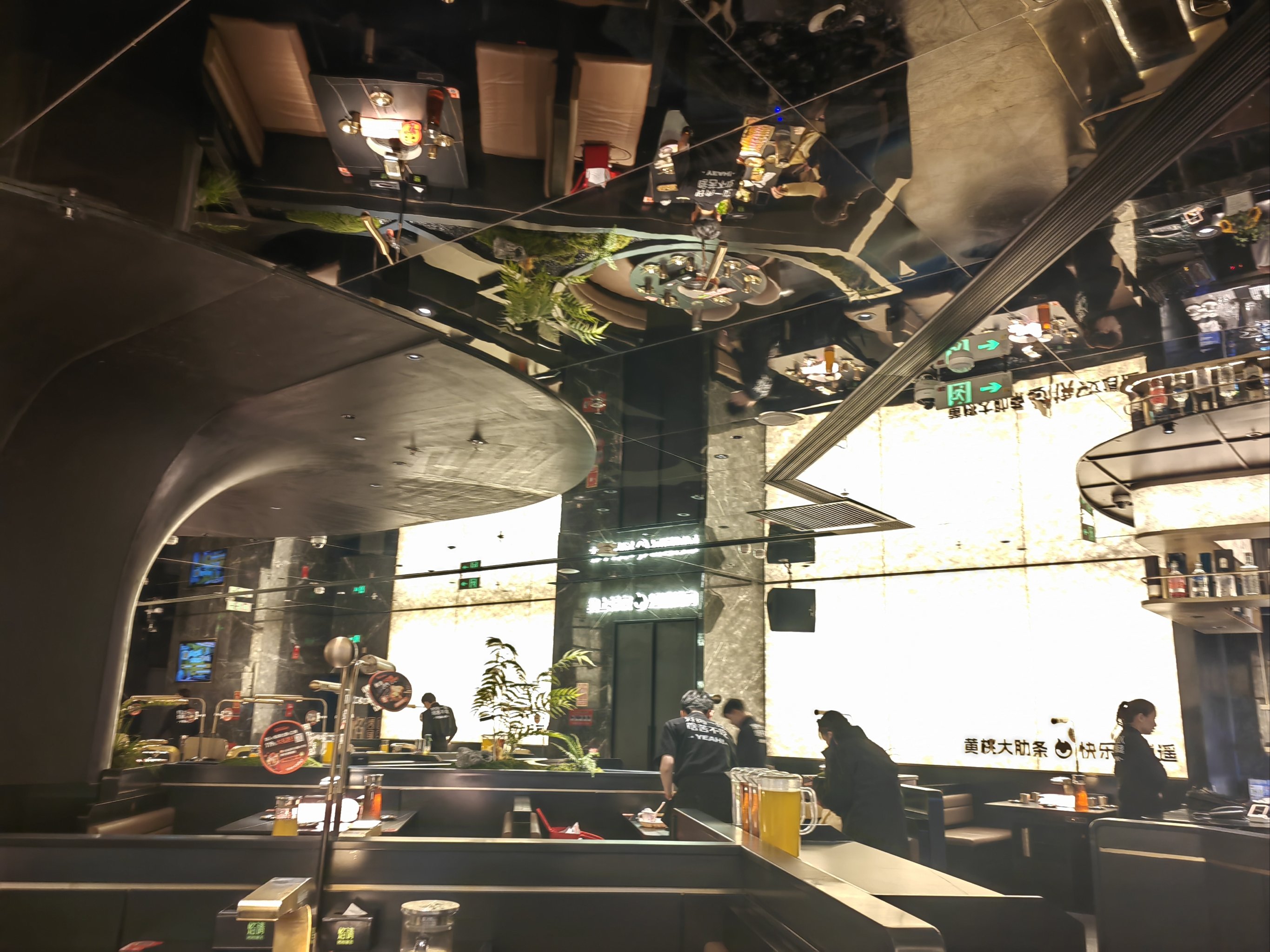 海底捞，去年营收427.55亿元！首次披露加盟店进展！