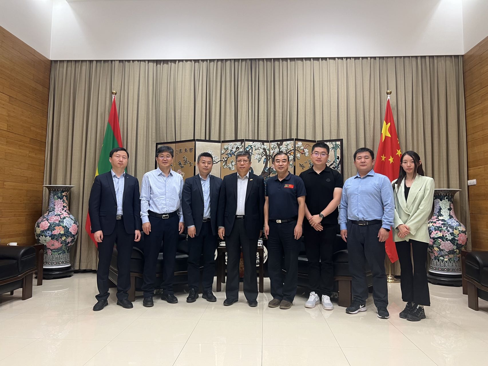 唐中东大使会见毛水利与水处理部长