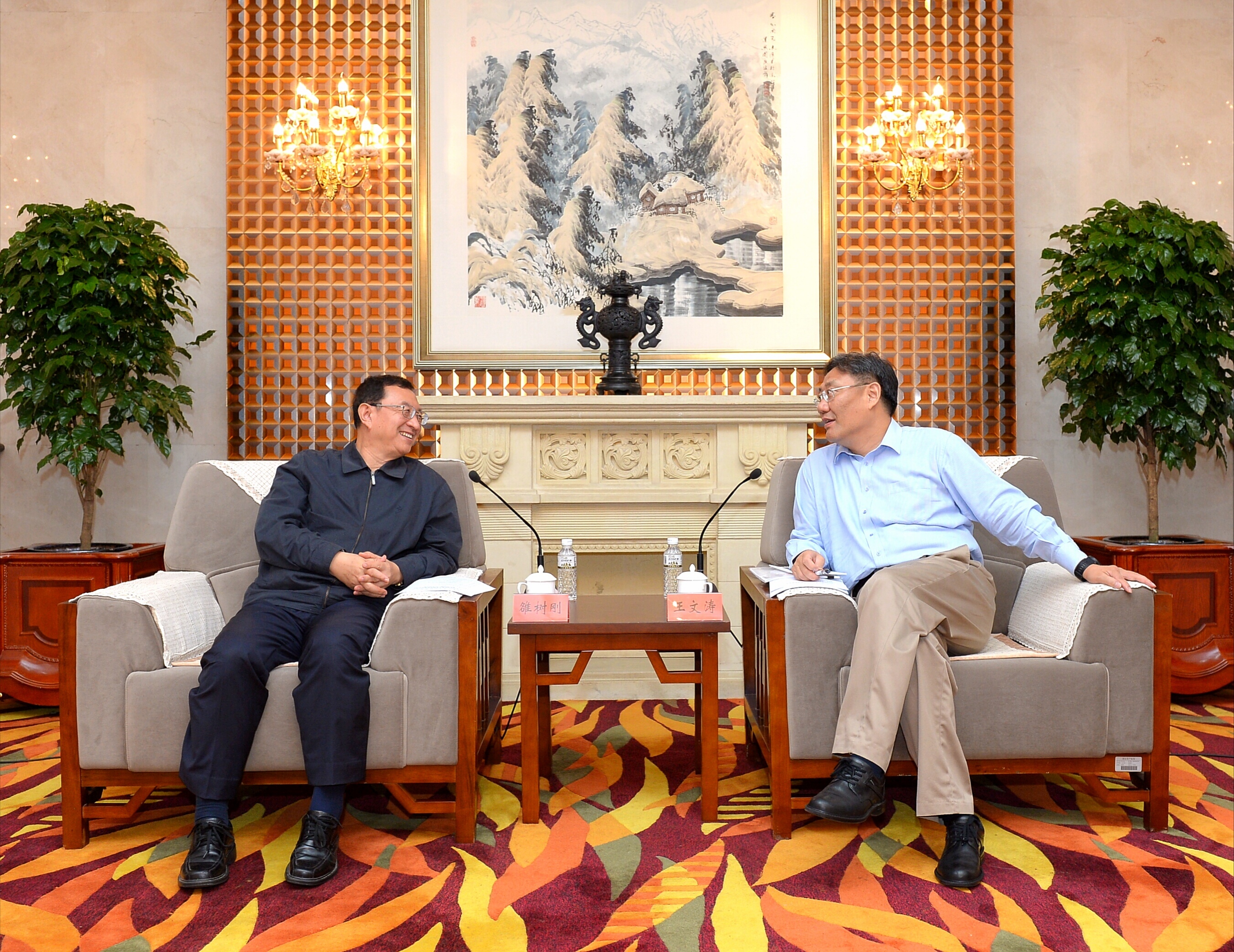 王文涛部长会见美国贝克休斯公司董事长兼首席执行官洛伦佐・西蒙尼利