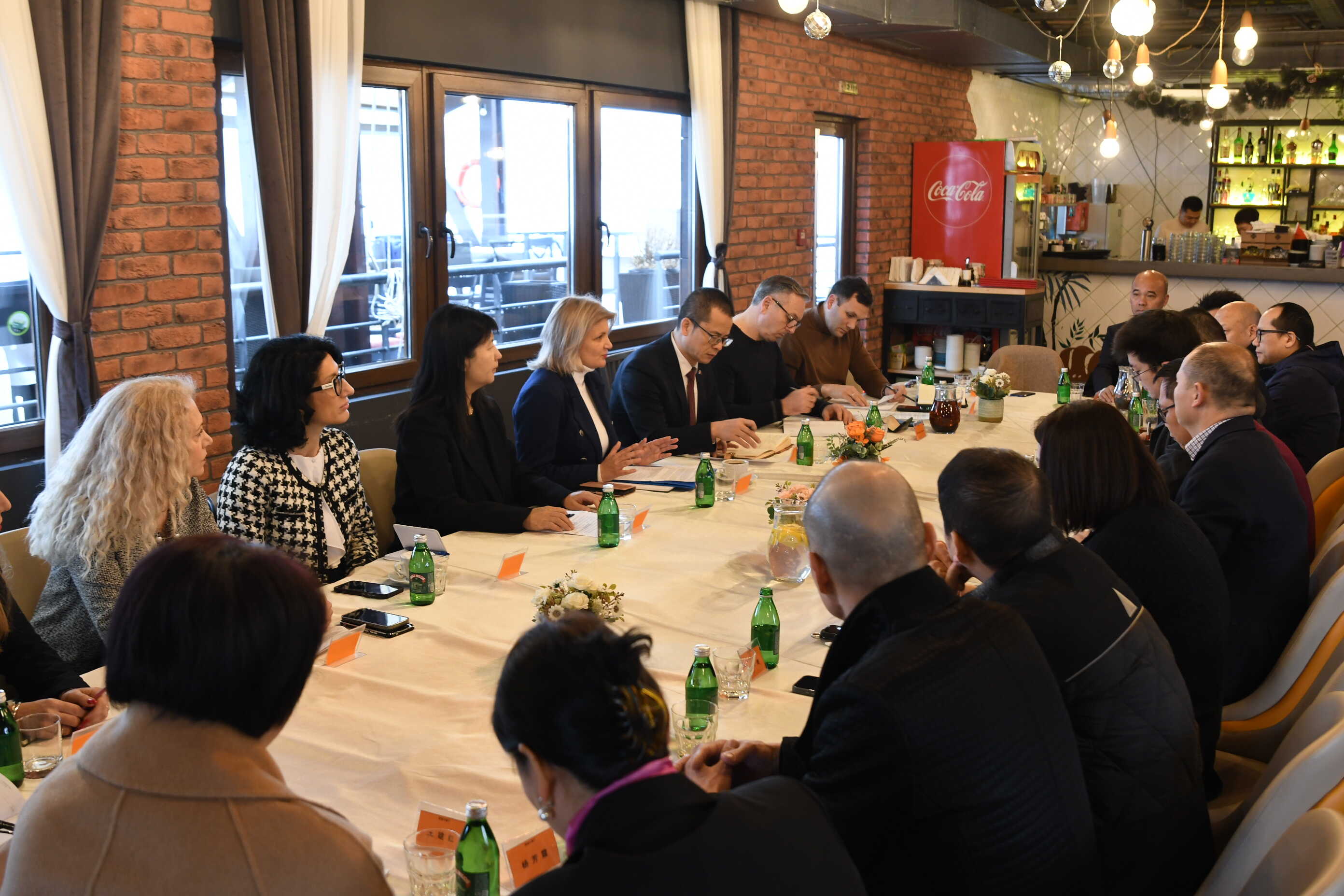 驻多哥使馆召开驻多中资机构座谈会
