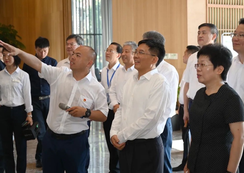 生态环境部党组书记孙金龙在北京市调研生态环境保护工作