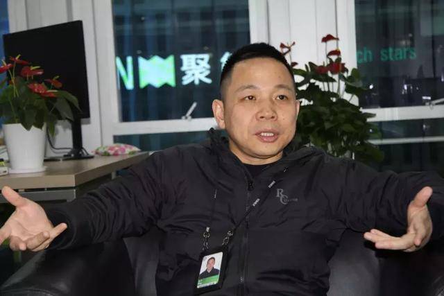 顺丰集团代表与哈萨克斯坦副总理罗曼・斯克利亚尔一行举行会谈