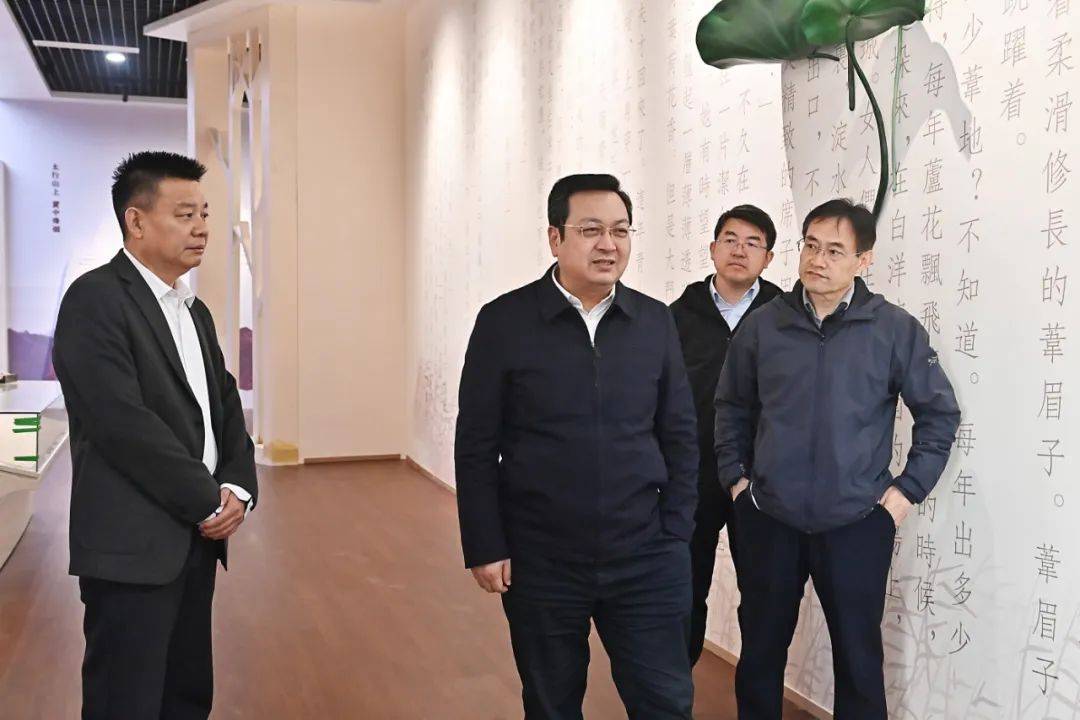 刘彦涛大使应邀出席美的ECOMASTER BAR快闪活动 并会见拉纳卡市长
