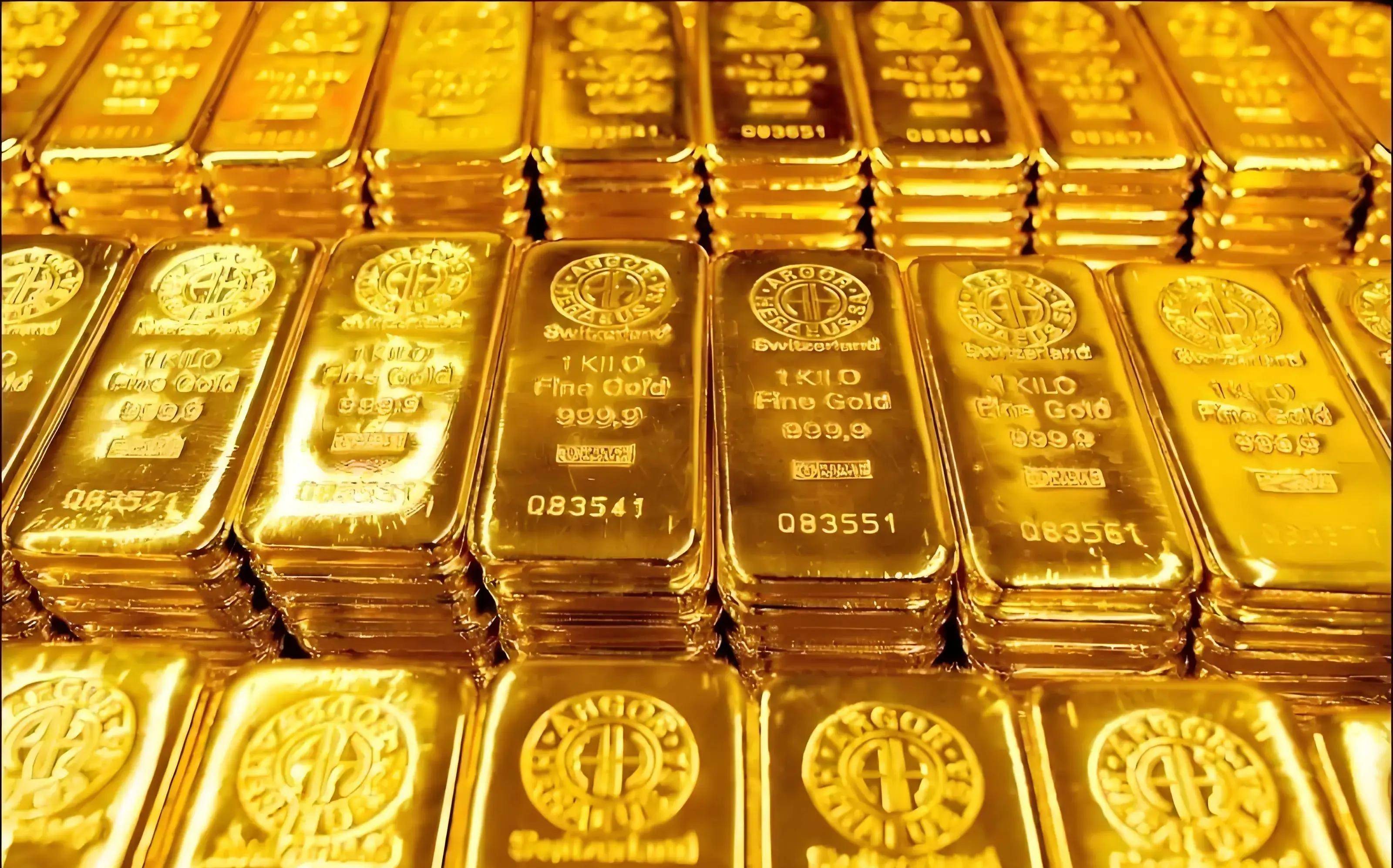 深夜,暴跌!金价重挫5%,黄金股也跳水!