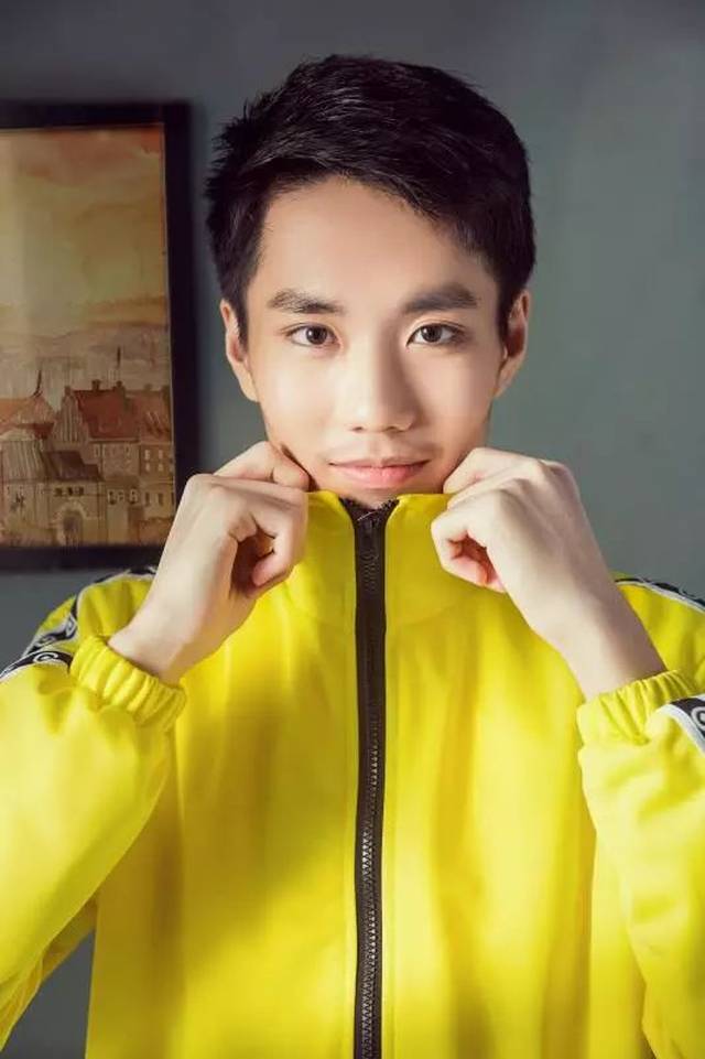 黄奇帆：民企不要光在制造业“内卷” 生产性服务业大有可为