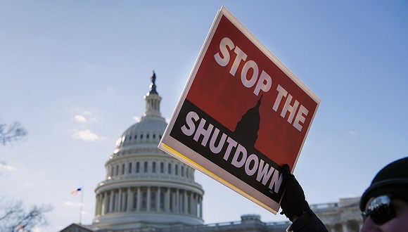 惠誉评级将阿曼的信用评级上调至“BBB-”