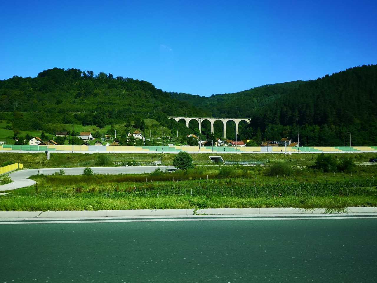 波黑、塞尔维亚两国运输业发最后通牒，期限内不解决司机在欧盟停留问题对峙将升级