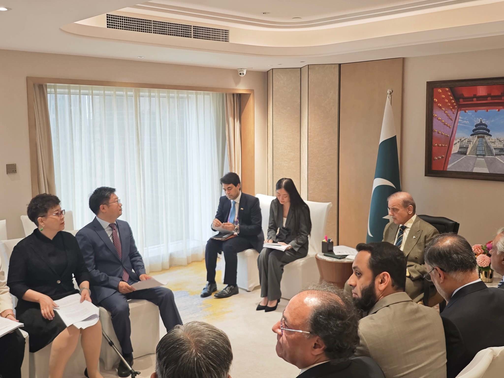 塔吉克斯坦与吉尔吉斯斯坦深化矿业领域合作