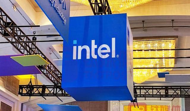 关店、借钱、调改…持续转型的永辉超市，为何仍深陷亏损泥潭？