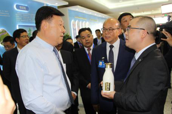 新希望：2026年海外饲料业务在2025年基础上要实现破百万吨的增长