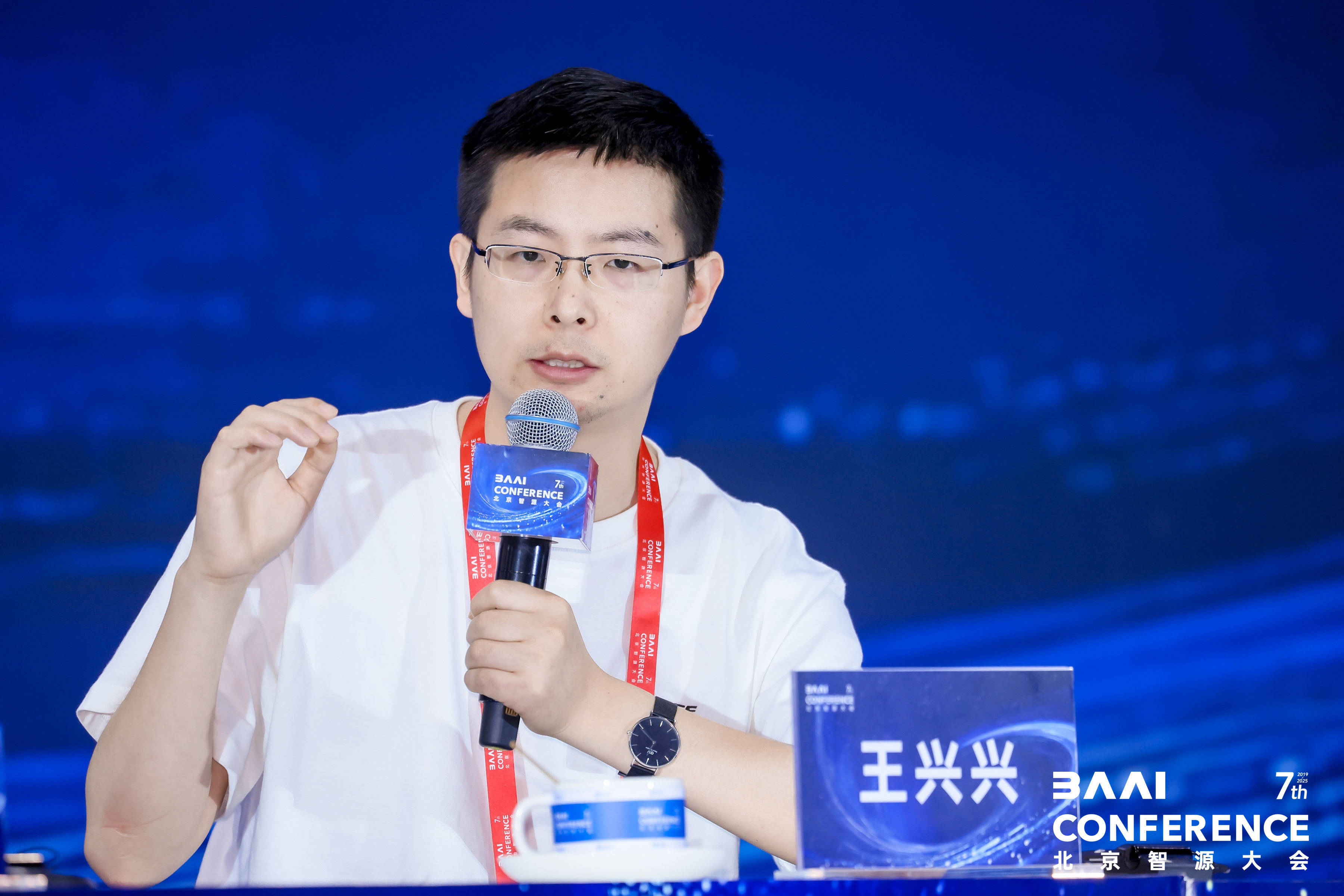 信息量巨大！春晚机器人燃爆了！宇树科技王兴兴，最新发声