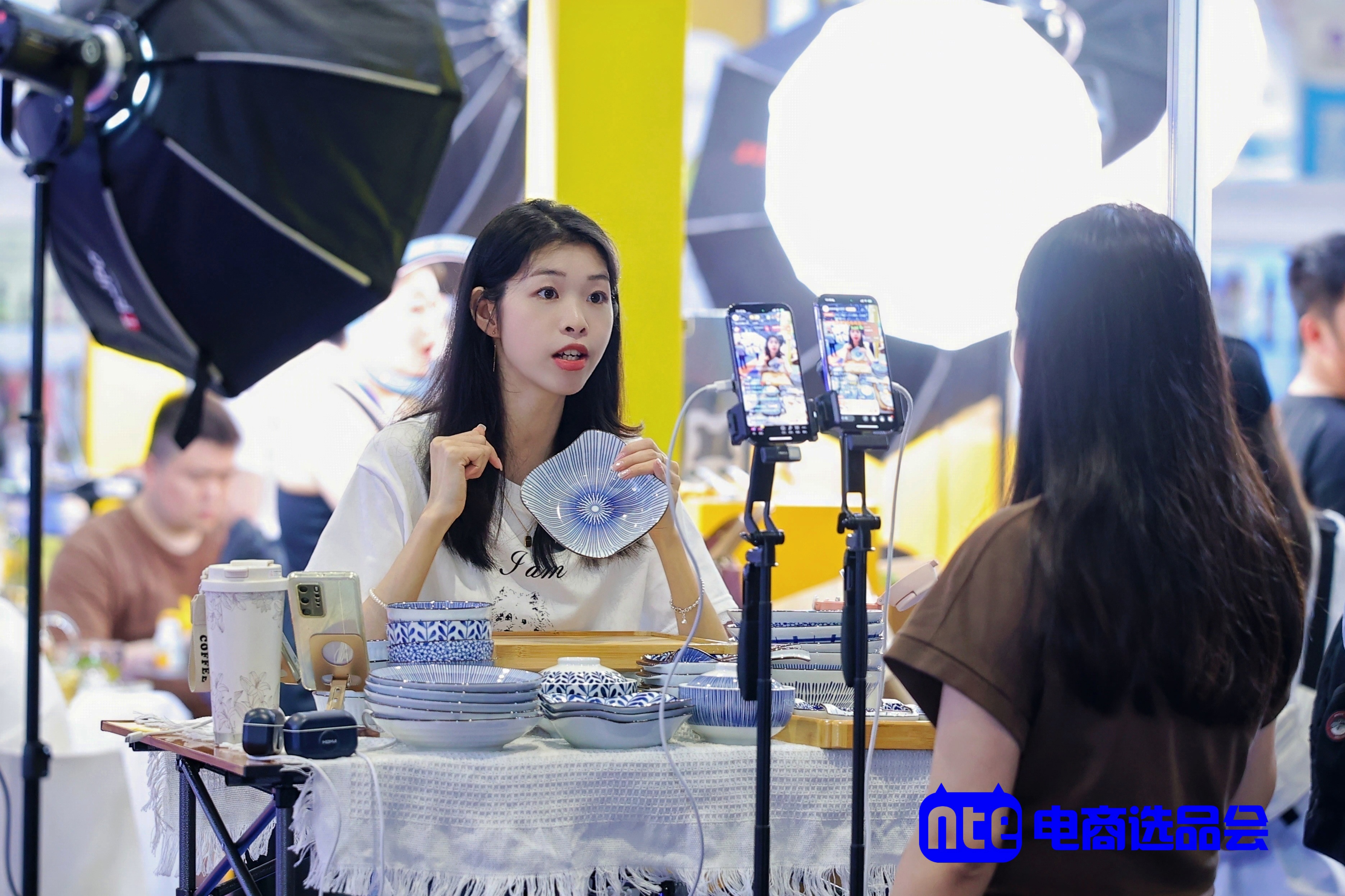 直播电商贡献电子商务80%增量