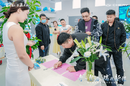 王小龙大使、何颖总领事出席“2026中新商务论坛”