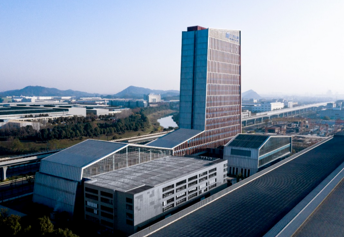 黄晓明，入局机器人租赁赛道！