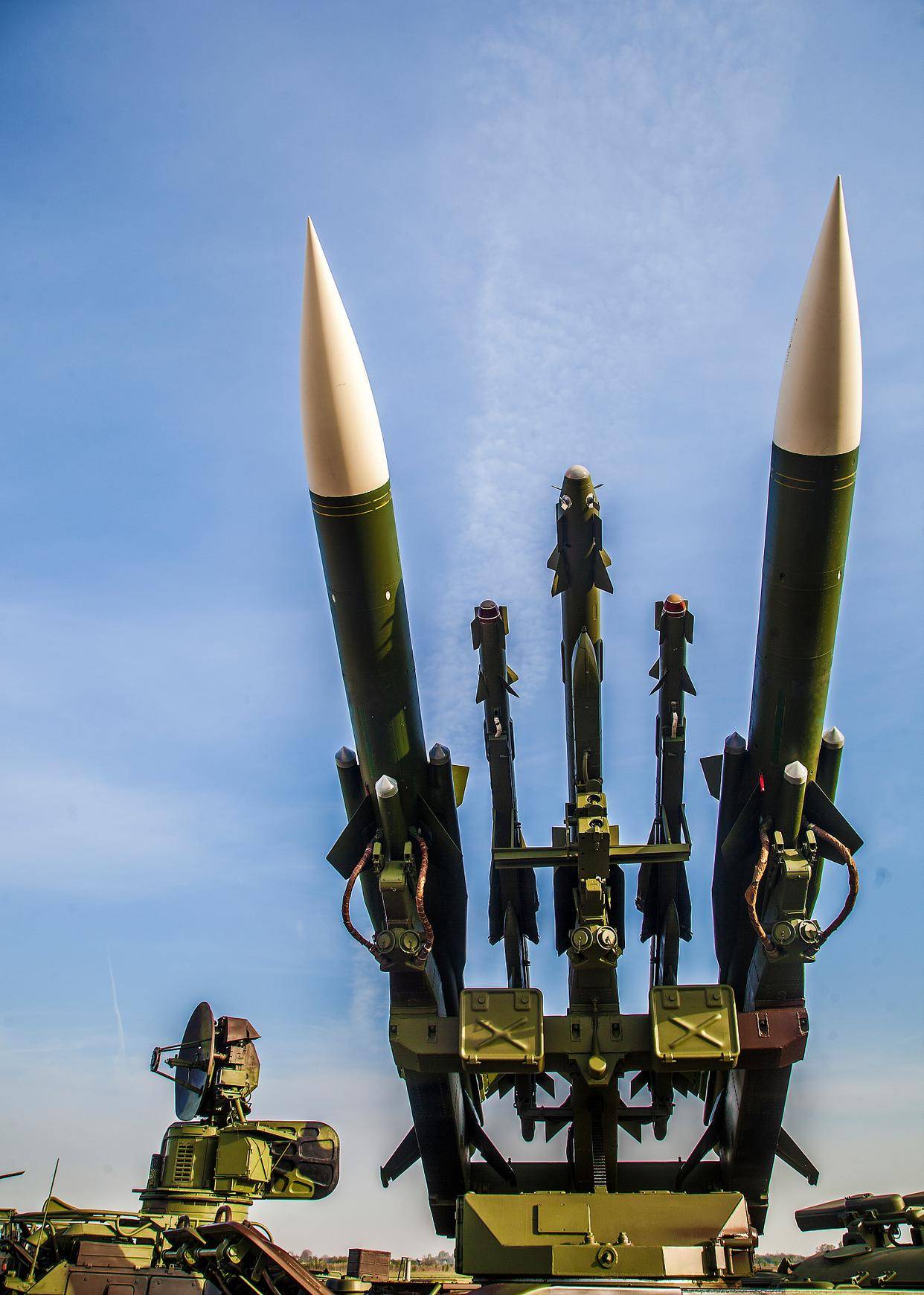 中东，局势突变！以色列被伊朗导弹击中，附近有敏感核设施！